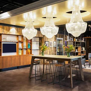 https://ibis-amsterdam-centre.amsterdamhotelsnl.com